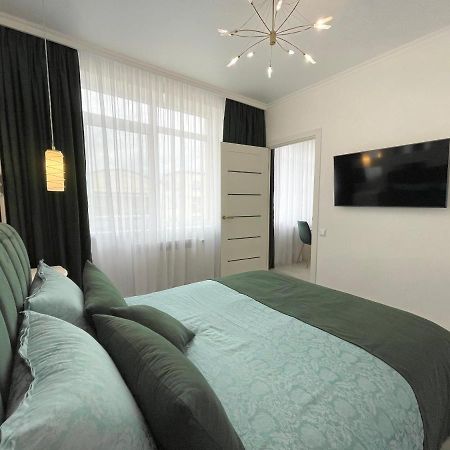 Luxury Emerald Apartments Ирпин Екстериор снимка