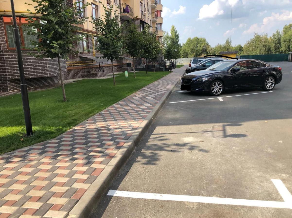 Luxury Emerald Apartments Ирпин Екстериор снимка