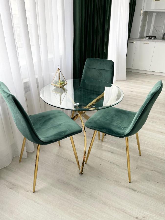 Luxury Emerald Apartments Ирпин Екстериор снимка