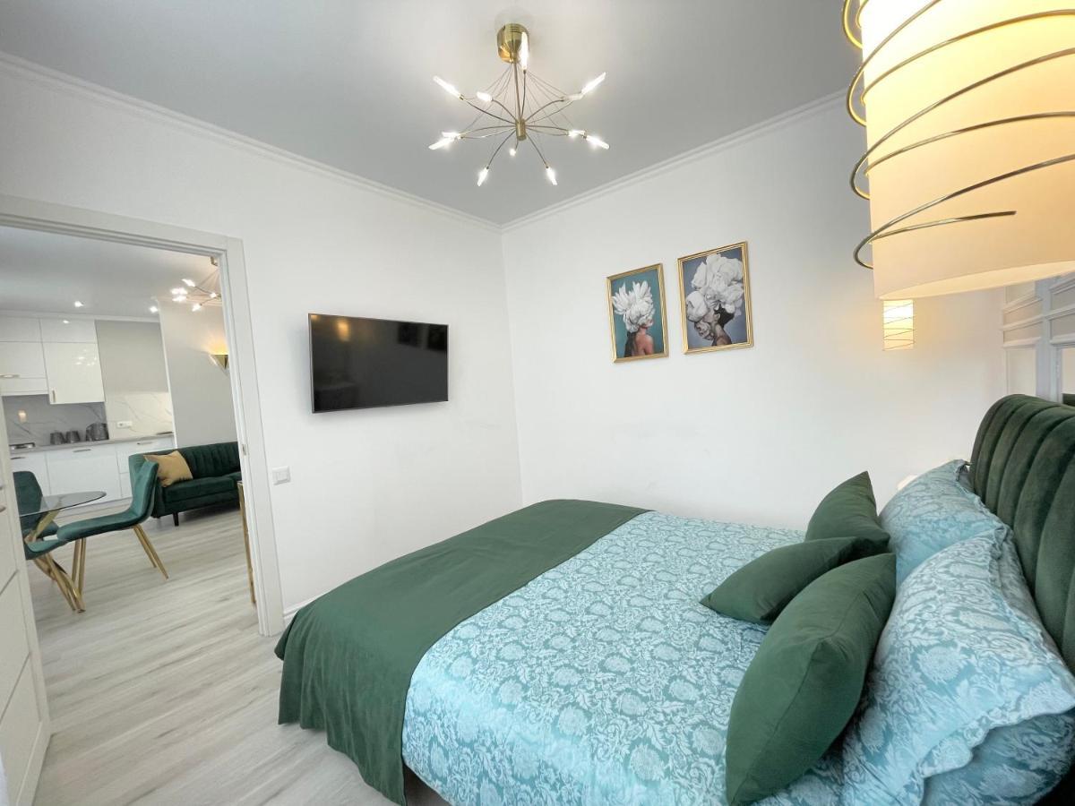 Luxury Emerald Apartments Ирпин Екстериор снимка