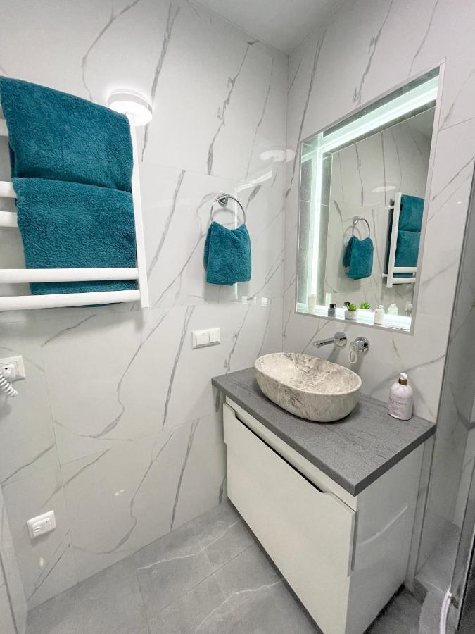 Luxury Emerald Apartments Ирпин Екстериор снимка